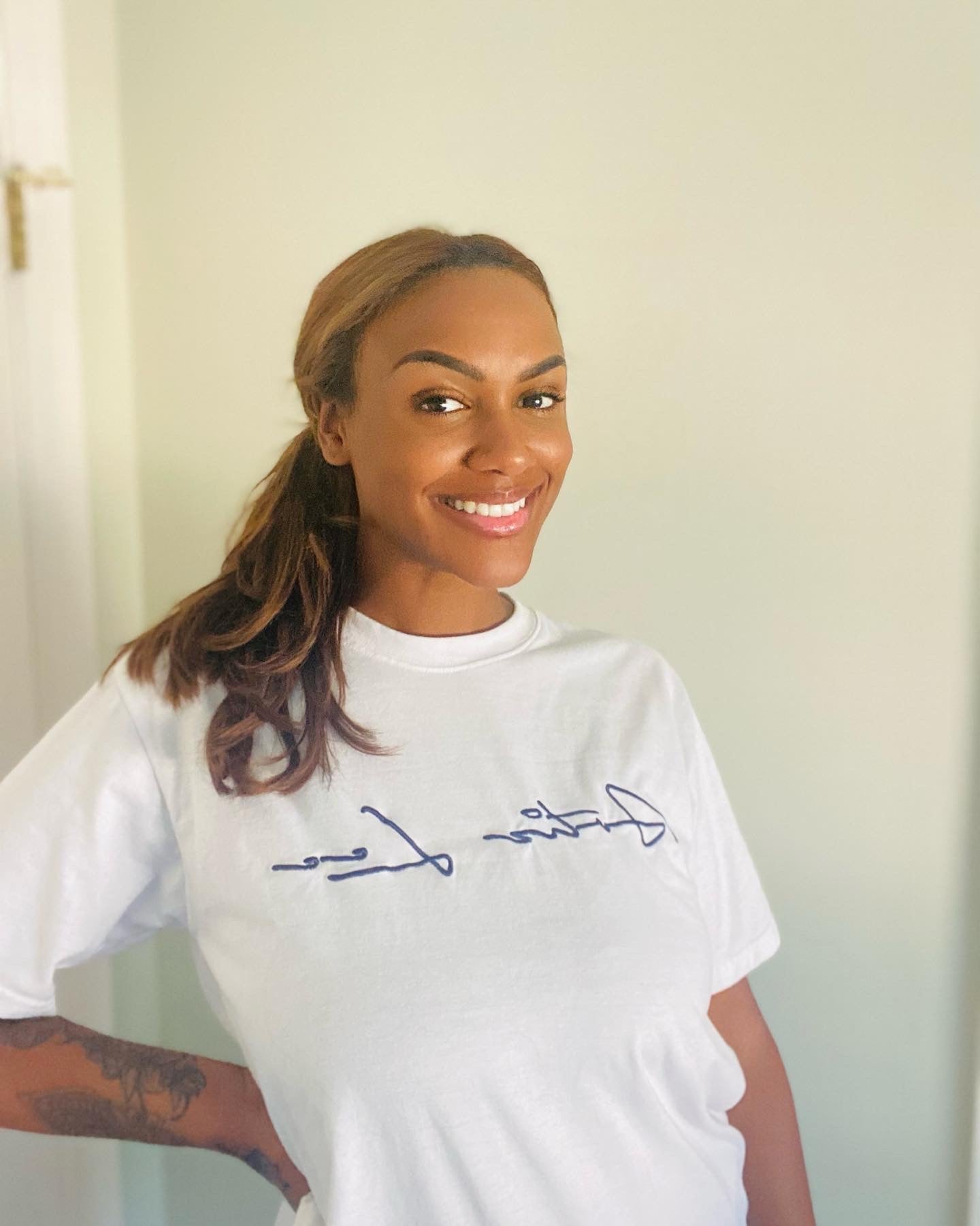 Artiz Lee Signature T-Shirt